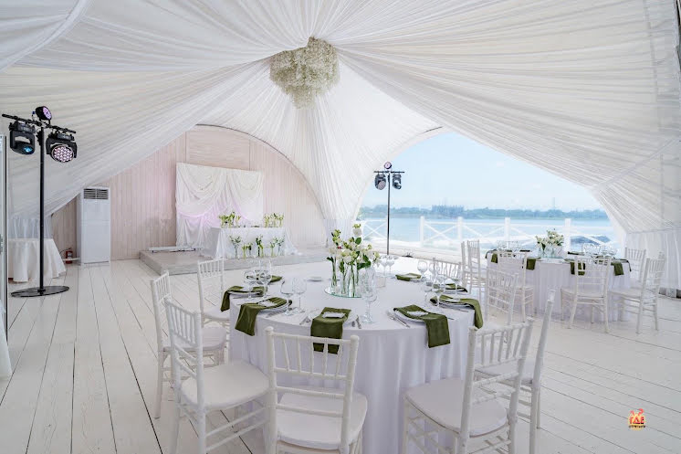 Шатёр White Podium в «Pirogovo-event» фотография №19