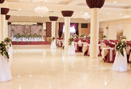 Большой зал  в Малый зал