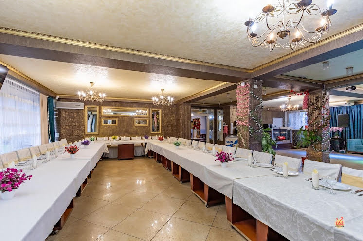 Основной зал в «Зеркала» фотография №13