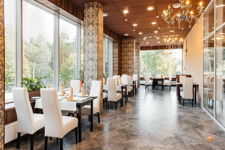 Основной зал ресторанного комплекса в «БОР» фотография №15