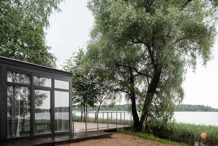 Панорамный зал с террасой на воде в «Берег Желаний» фотография №9