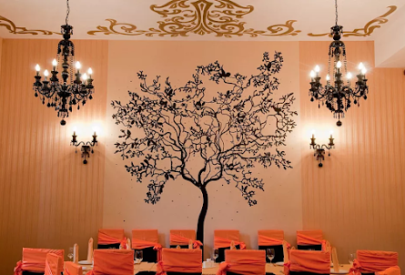 Малый зал  в Малый зал 