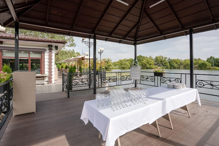 Терраса у озера в «Крёкшино парк» фотография №5