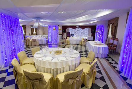 Зал «Мраморный» в Зал «Хрустальный»