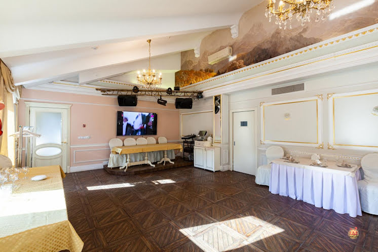 Банкетный зал на третьем этаже в «Сандал» фотография №13