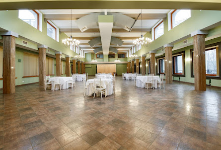 Зал «Зала» в Зал «Библиотека»