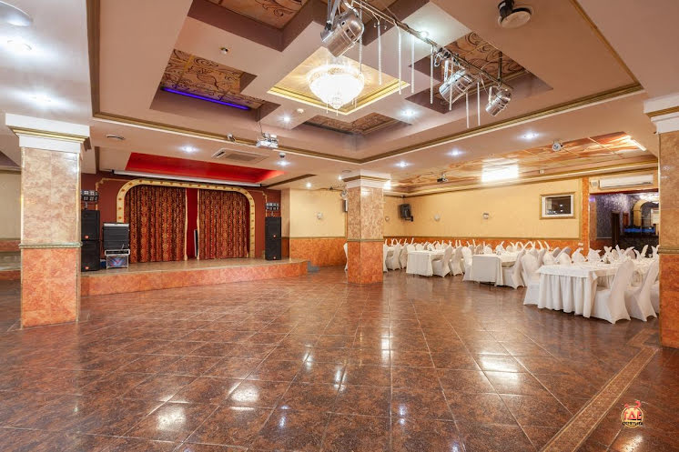 Зал «Голден холл» в «АМАКС Золотое кольцо» фотография №17