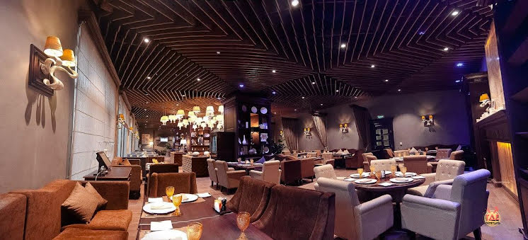 Основной зал в «Бурбон» фотография №9