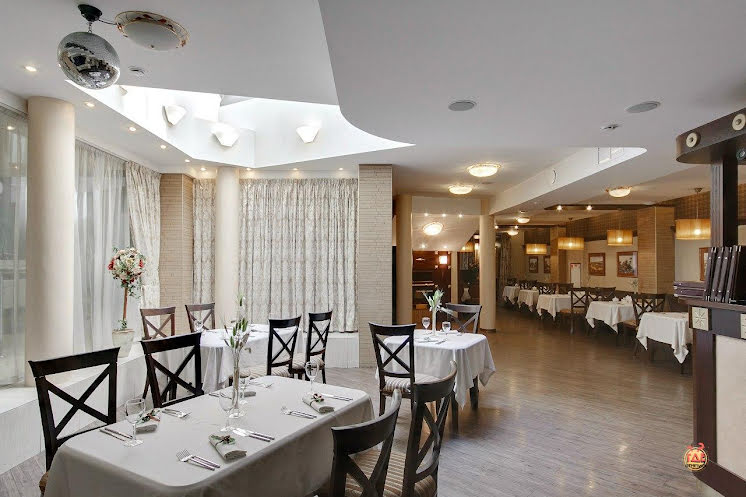 Основной зал  в «Фаворит» фотография №8