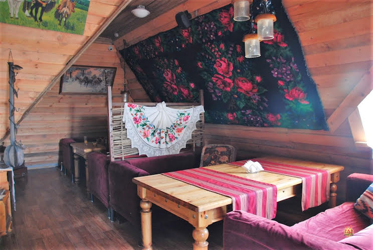 Зал «Уютный чердак» в «ХАТА» фотография №1