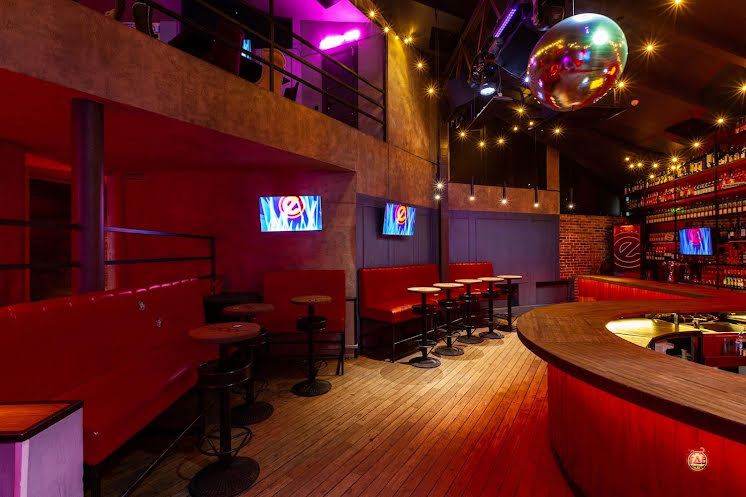 Основной зал с танцполом в «Небар на Пятницкой» фотография №3