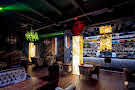 Основной зал  в «LIQUOR»