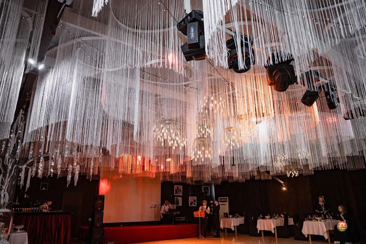 Основной зал в «Ренессанс» фотография №7