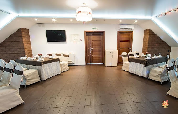 Мансардный зал в «Чкалов» фотография №4