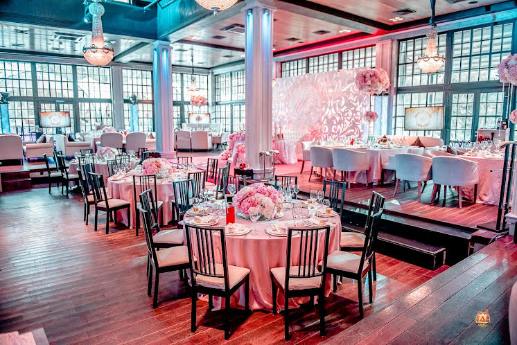 Основной зал в «Шале Берёзка» фотография №18