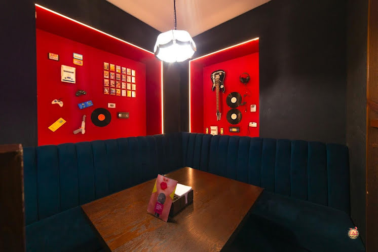 Караоке зал в «Руки ВВерх! Бар» фотография №6