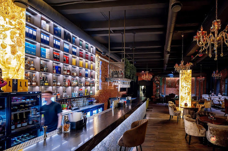 Основной зал  в «LIQUOR» фотография №3