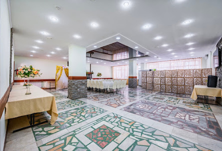 Большой зал  в Малый зал 