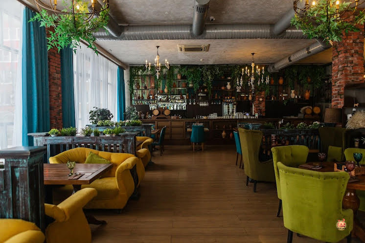 Основной зал в «Мимино» фотография №8