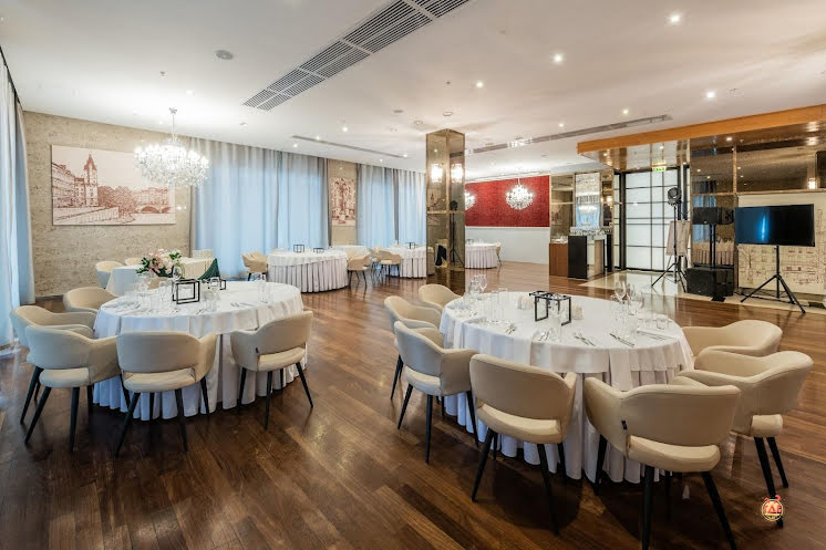 Ресторан PARIS в «DoubleTree by Hilton Novosibirsk» фотография №3