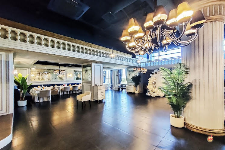 Белый зал в «Ресторанный комплекс Космос» фотография №12