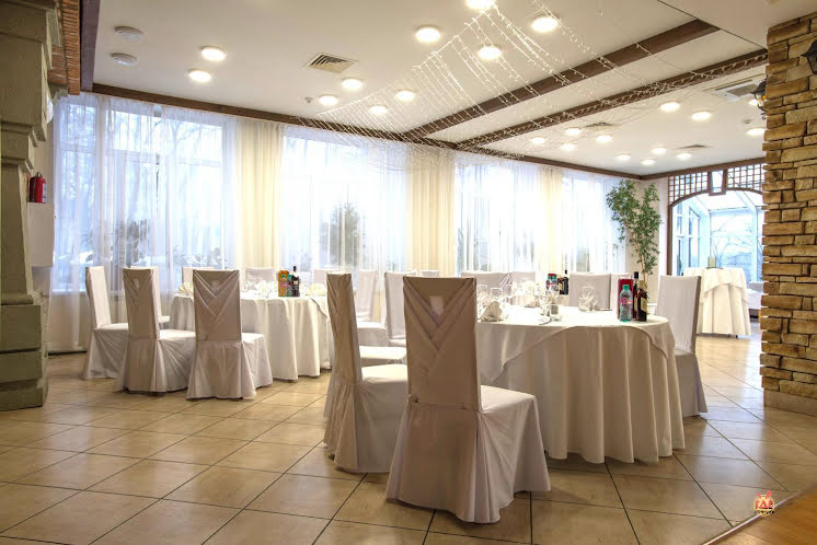 Зал ресторана в «Дубрава» фотография №7