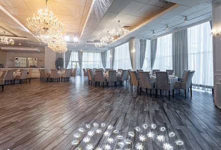 Mer Hall в Mer Hall