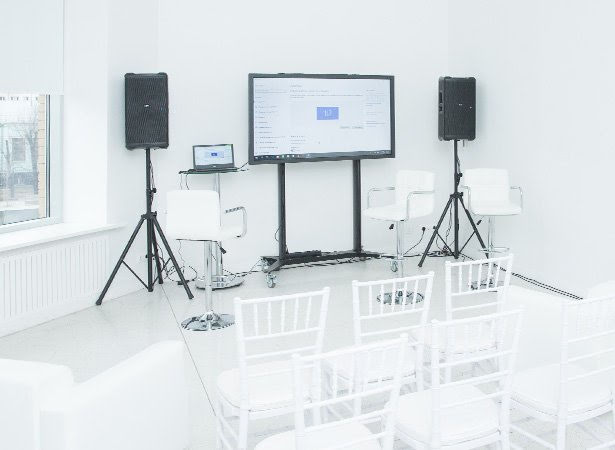 Согласие Холл фотография №6