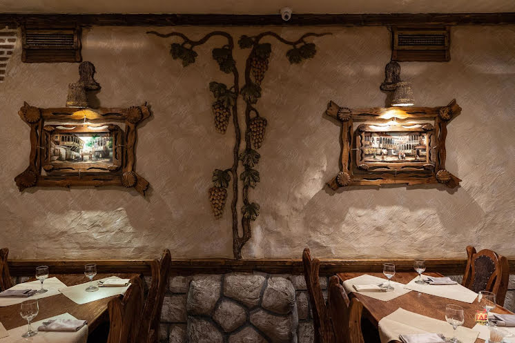 Основной зал в «Мимино на Рижской» фотография №7