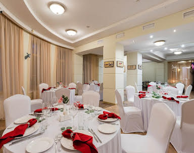  ресторан Особняк в парке Сосновка