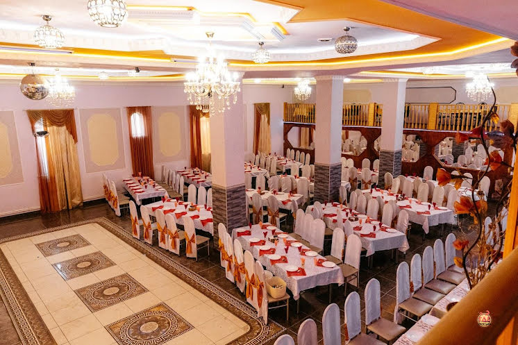 Основной зал в «Луна» фотография №2