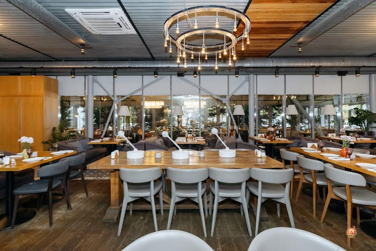 Основной зал в «Хинкальная на Достоевского» фотография №10