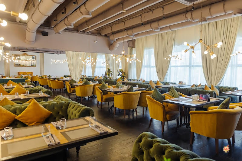 Сытый лось на Коломенской фотография №3