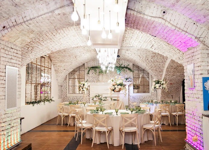 Основной зал в «Буржуй» фотография №11