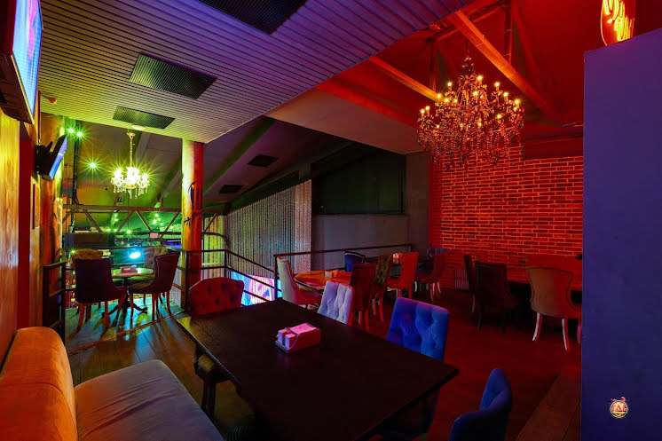 Основной зал с танцполом в «Небар на Пятницкой» фотография №7