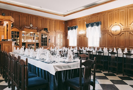 Каминный зал в Малый зал