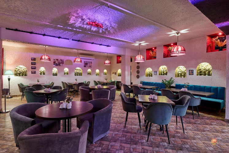 Зал ресторана «Барев» в «Барев» фотография №5