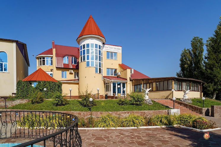 Основной зал в «Круглый год» фотография №10