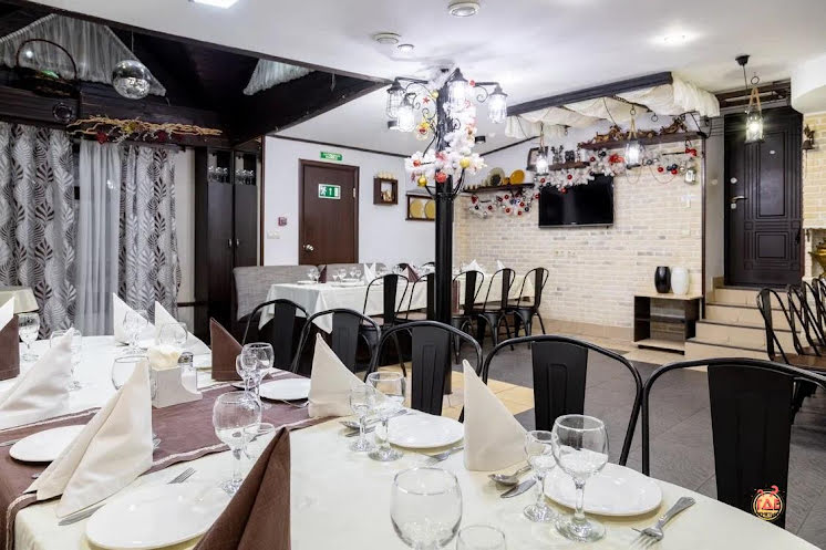 Основной зал в «Ясень» фотография №1