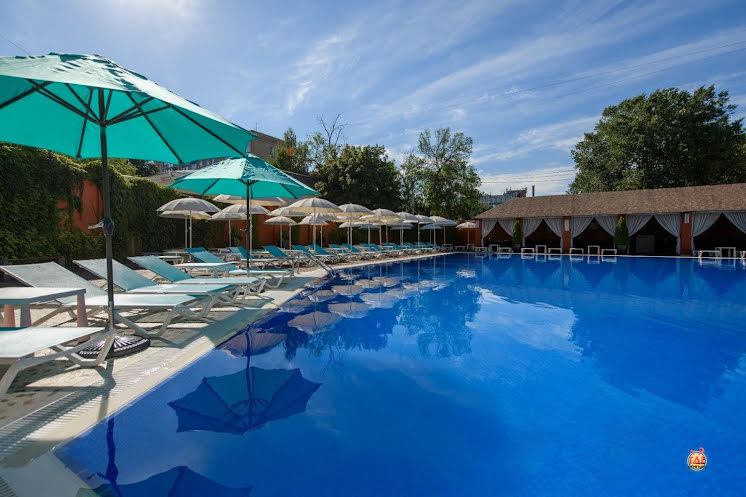 Бассейн "Шери Парк" в «Шери Холл» фотография №7