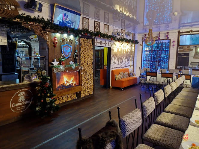 Основной зал в «Сытый ёж» фотография №3