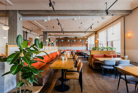 Большой зал в Малый зал