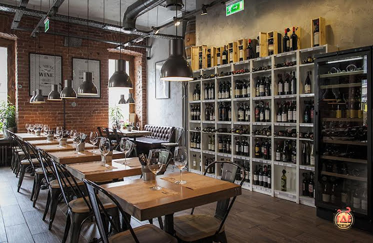 Основной зал в «Хлеб и вино на Тверской» фотография №4