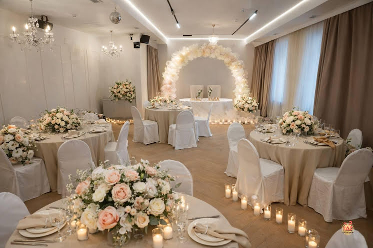 Большой зал в «ФАМИЛИЯ» фотография № 1