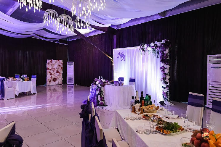 Основной зал в «Ренессанс» фотография №5