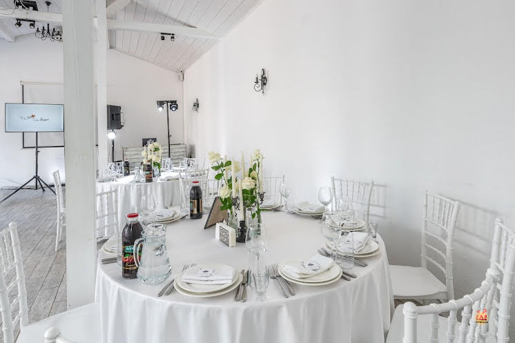 Замок на берегу в «Anstar House Vatutinki» фотография №9