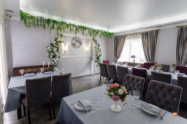 Основной зал в «Вилла» фотография №7