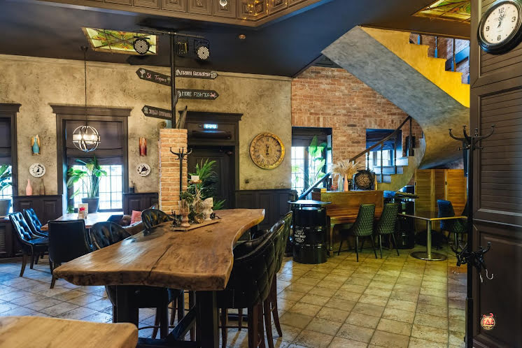 Зал на первом этаже  в «Лев Николаевич» фотография №5