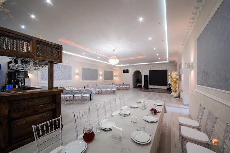 Зал ресторана  в «Зеленая роща» фотография №2
