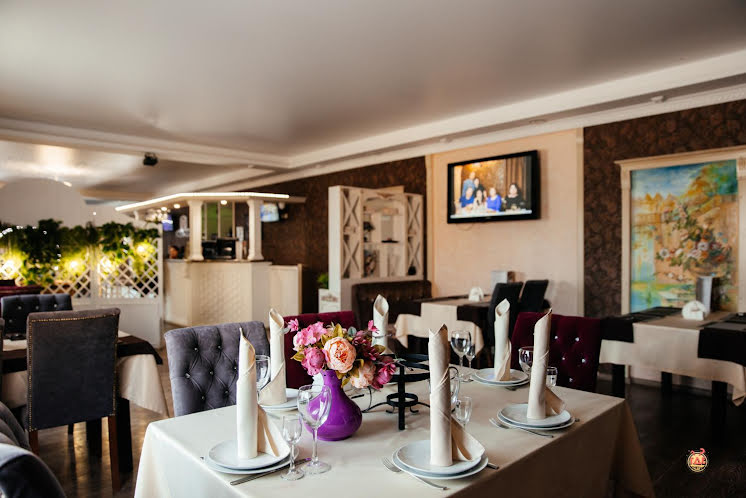 Основной зал в «Вилла» фотография №14